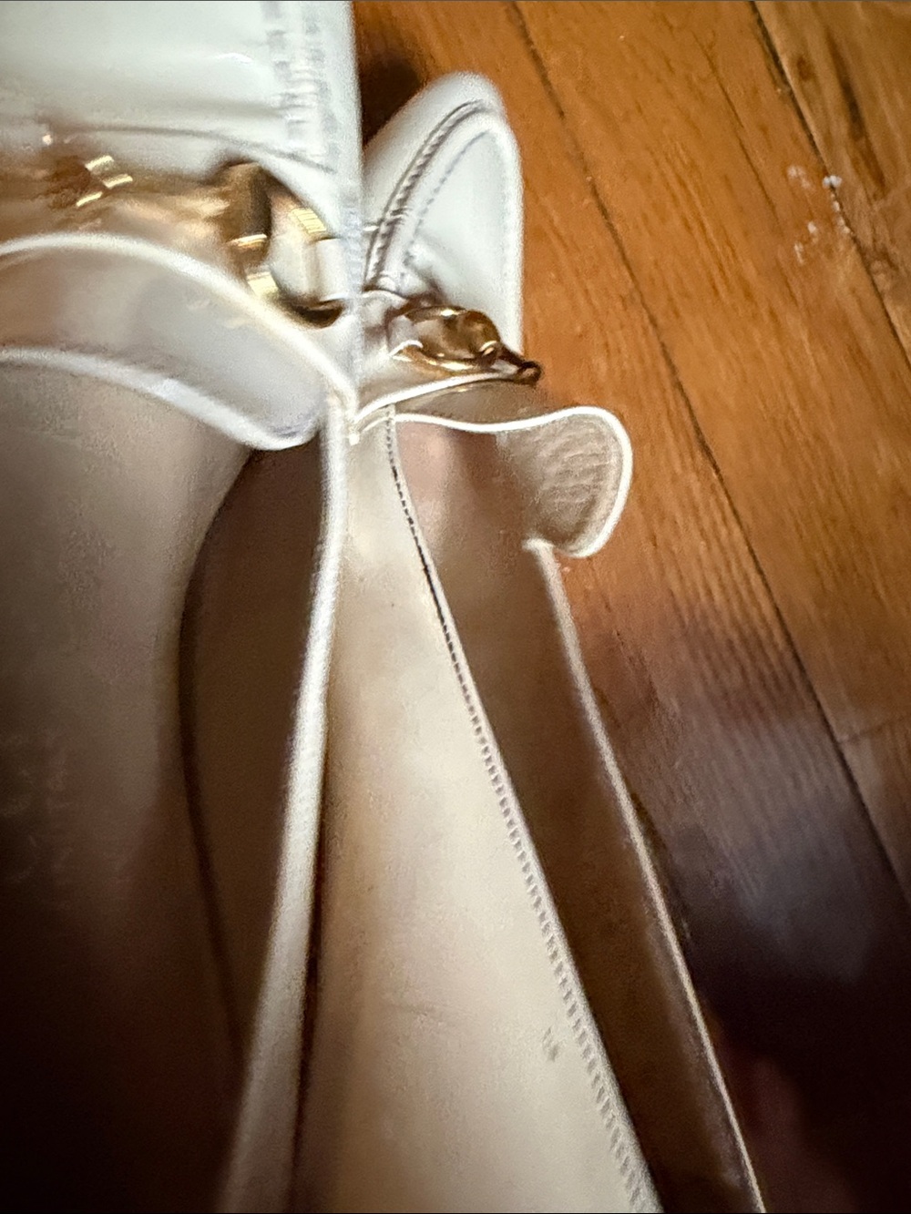 Gucci Cream Patent Leather Horsebit Pointed Loafers - Picture 8 of 9